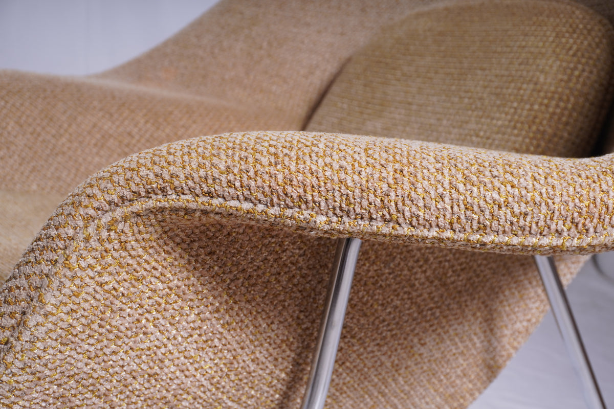 Knoll Womb Chair by Eero Saarinen